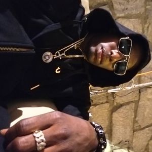 Meet your Posher, Sam